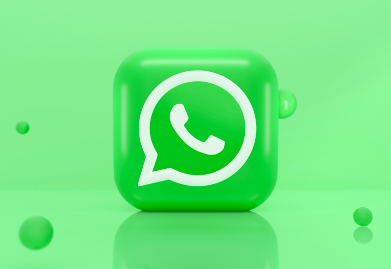 WhatsApp has introduced a paid Plus subscription for iOS featuring new themes, icons, and 18 color accents