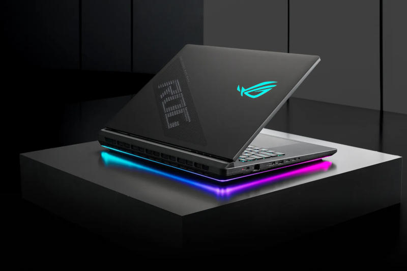The Asus ROG Strix SCAR 18 debuts as a flagship gaming laptop, consuming up to 320 watts.