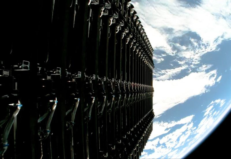 SpaceX and Blue Origin were in conflict over cloud data centers, each filing complaints with the FCC against the other.