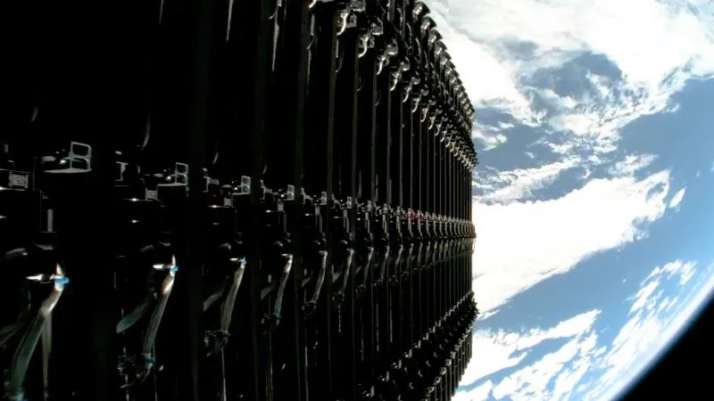 SpaceX accuses Blue Origin of creating interference from TeraWave antennas that could affect 10 million Starlink users.