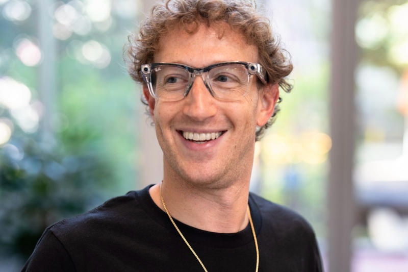Mark Zuckerberg advocates for full employee surveillance at Meta✴ as a method of training artificial intelligence, although the accuracy of this information is questionable