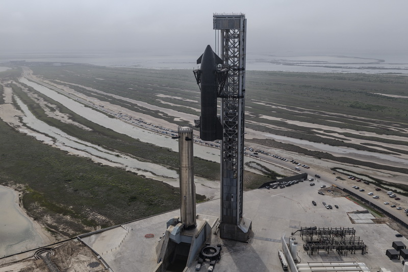 SpaceX has postponed the launch of its giant Starship V3 rocket to May 21.