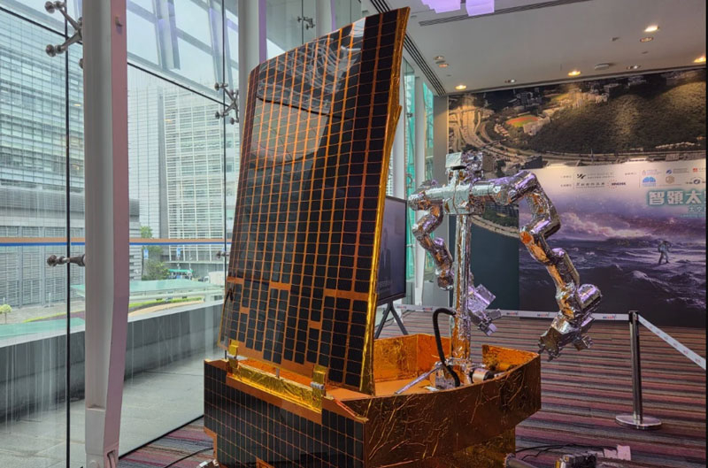 China will send "centaurs" to the Moon—humanoid robots on wheeled platforms