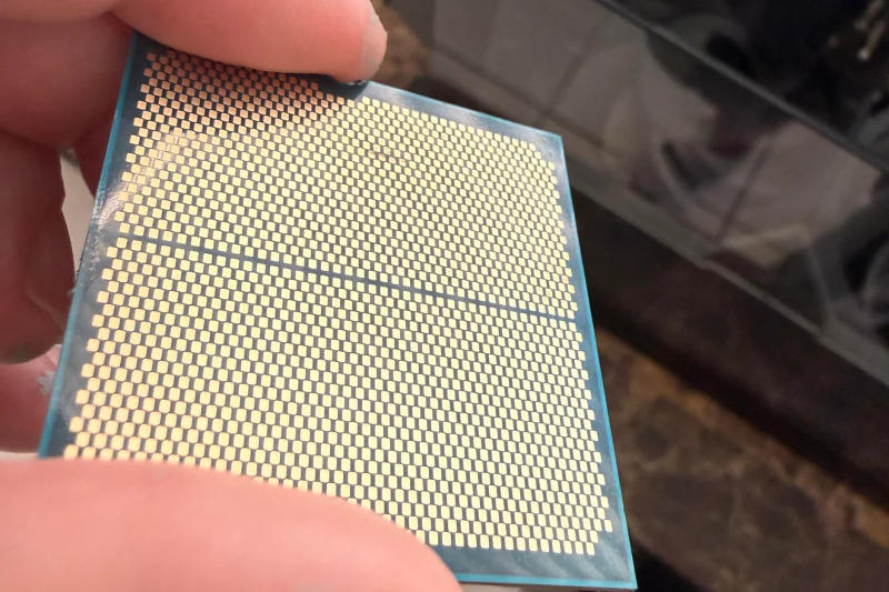 The BIOS update turned out to be useless: the Ryzen 7 9800X3D keeps crashing on ASRock motherboards