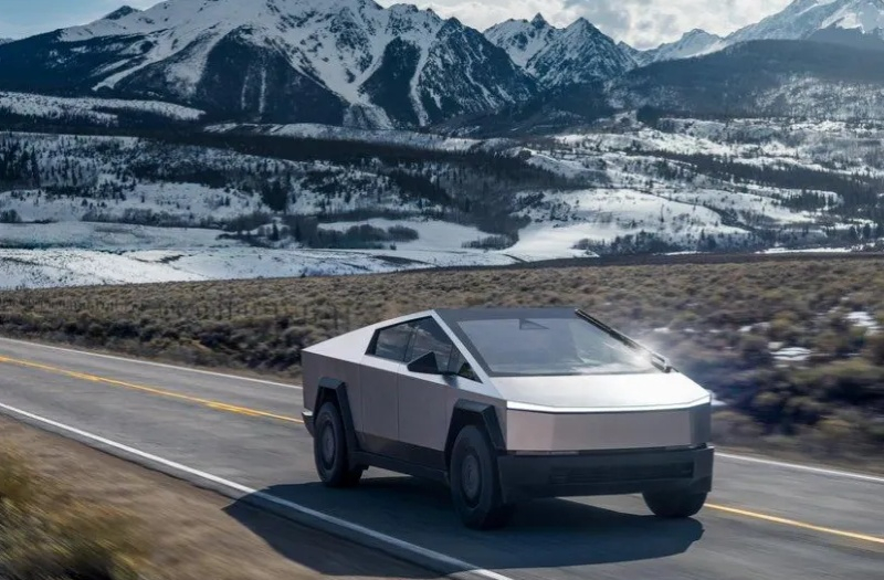 Tesla recalls 173 Cybertrucks due to the risk of wheel detachment on rear‑drive models.