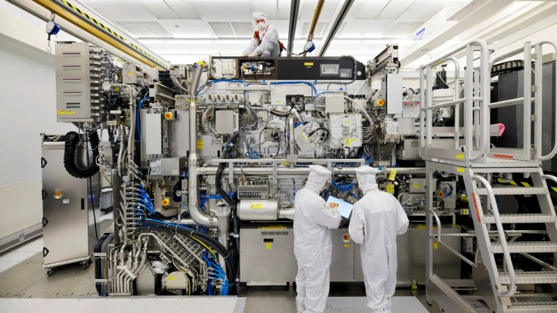 Intel has begun work on ultra-thin 10A and 7A processes, and the first 14‑angstrom chips will be tested in October.